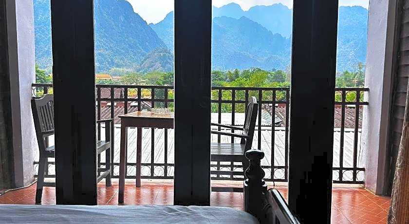 Domon Riverside Hotel