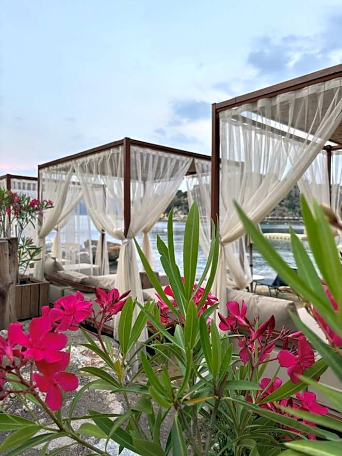 Z-Villas Beach Hotel