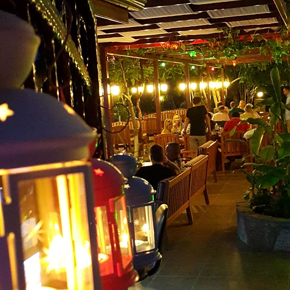 Gokcen Hotel & Apartments