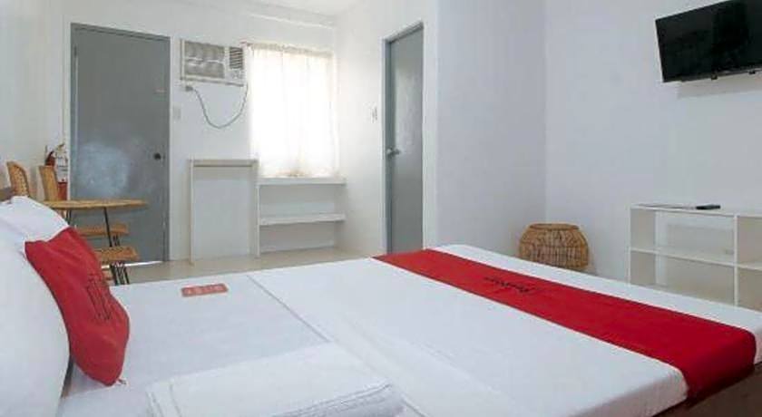RedDoorz At Fat J Apartelle Mactan