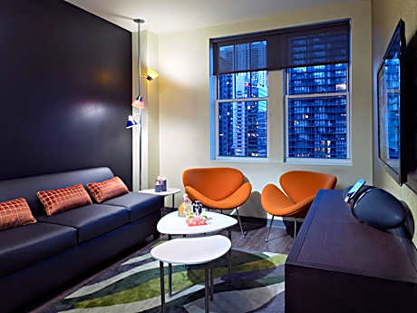 Queen Suite with Two Queen Beds with Sofa Bed and City View - Non-Smoking