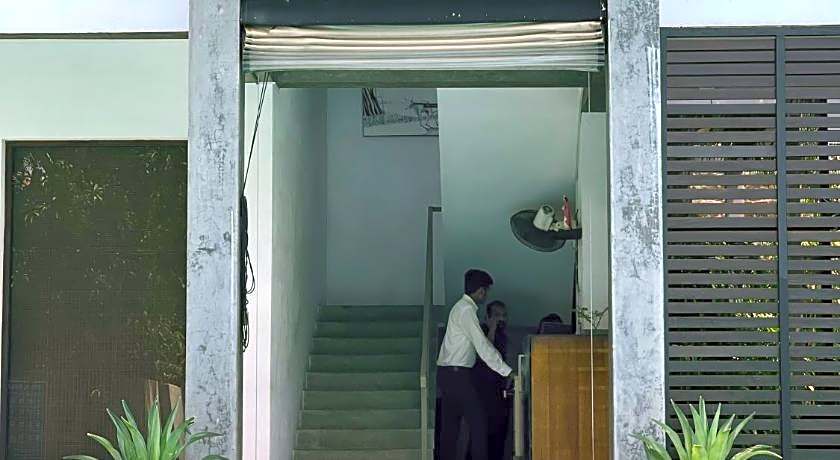 Olanro Negombo Hotel