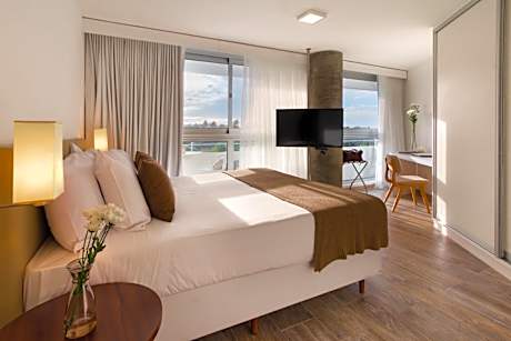 King Suite with City View