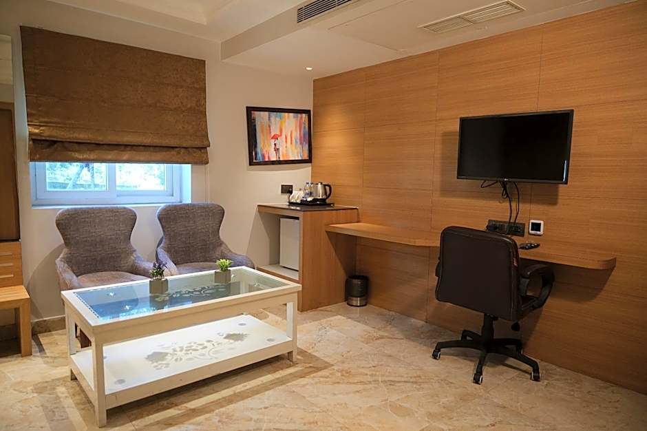 LUXUS INN DHANBAD