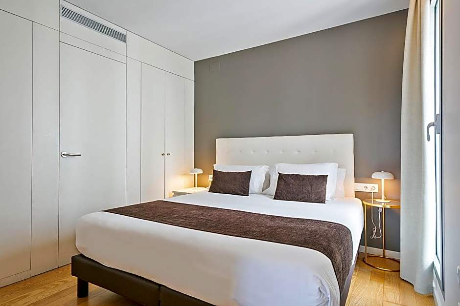 Lugaris Beach Apartments