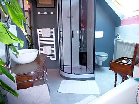 Double Room with Private Bathroom