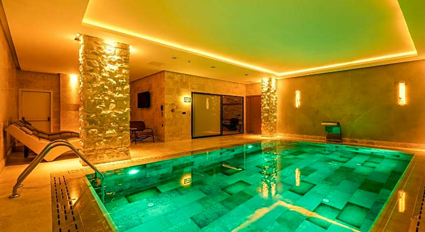 EMRTMES HOTEL & SPA TUZLA