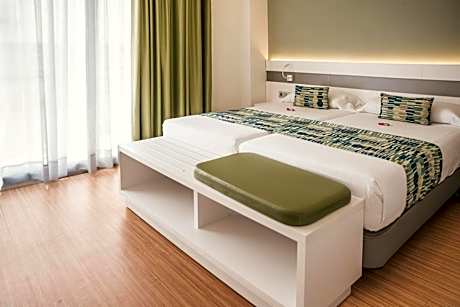 Twin Room with Sea View