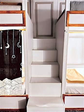 Bed in 8-Bed Mixed Dormitory Room