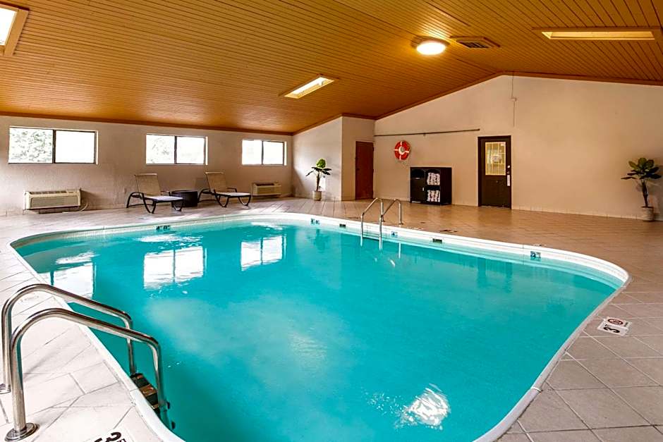 Quality Inn & Suites Metropolis I-24