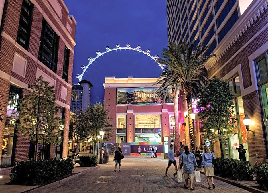 Harrah's Las Vegas Hotel & Casino