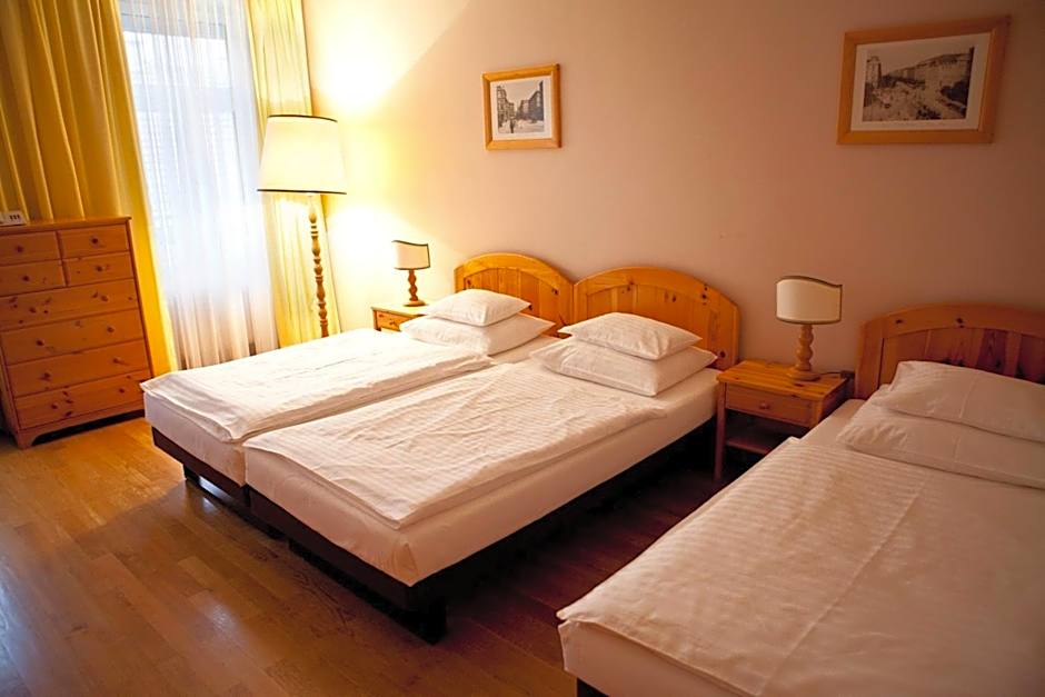 Hotel Caroline