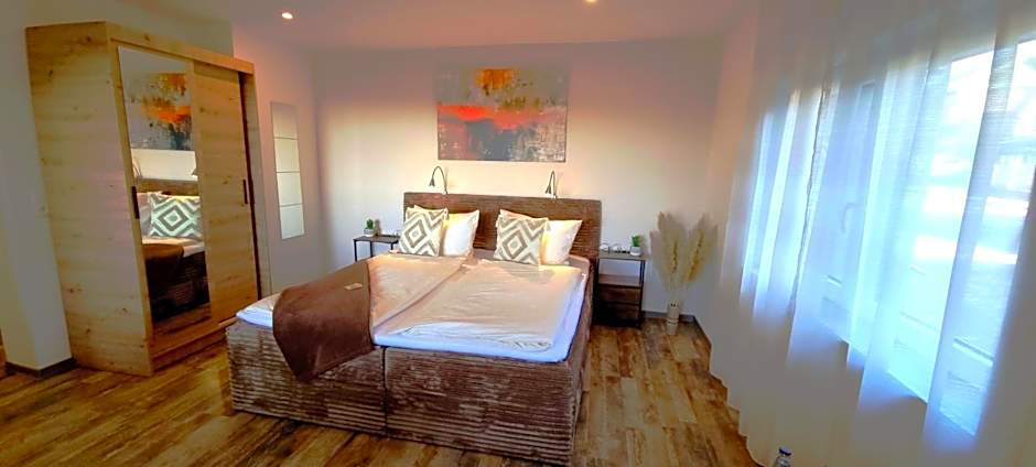CJS Apartments - Chill or Drive am Nürburgring, new Box Spring Beds, new furniture, free Parking, WLan, TV-Streaming, Quiet Location