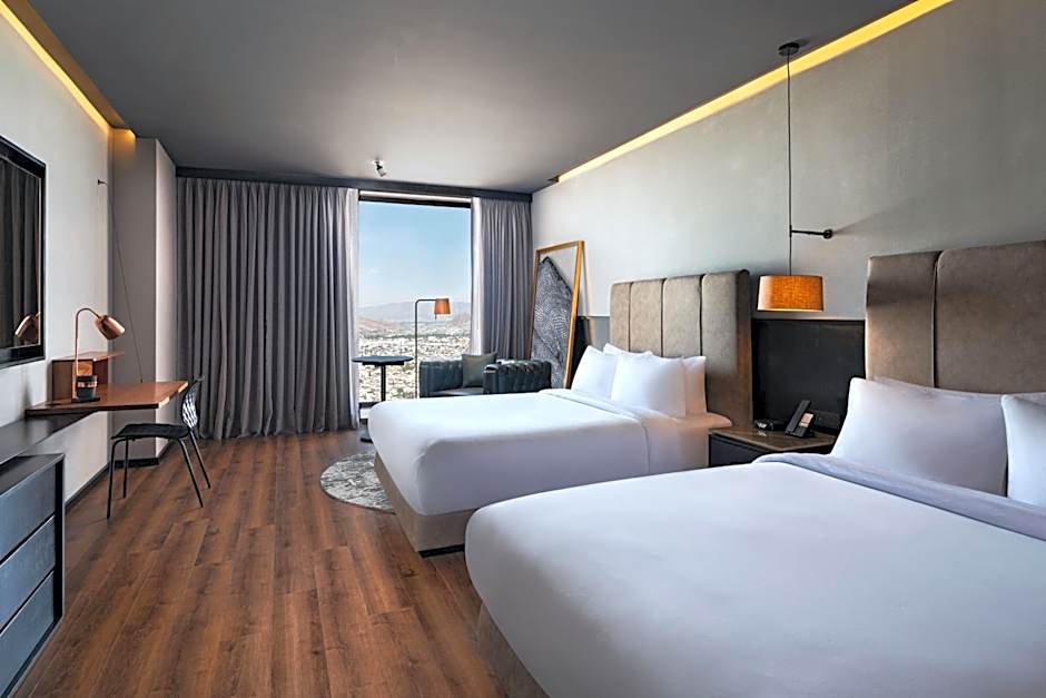 VETTA, DISTRITO UNO, AUTOGRAPH COLLECTION