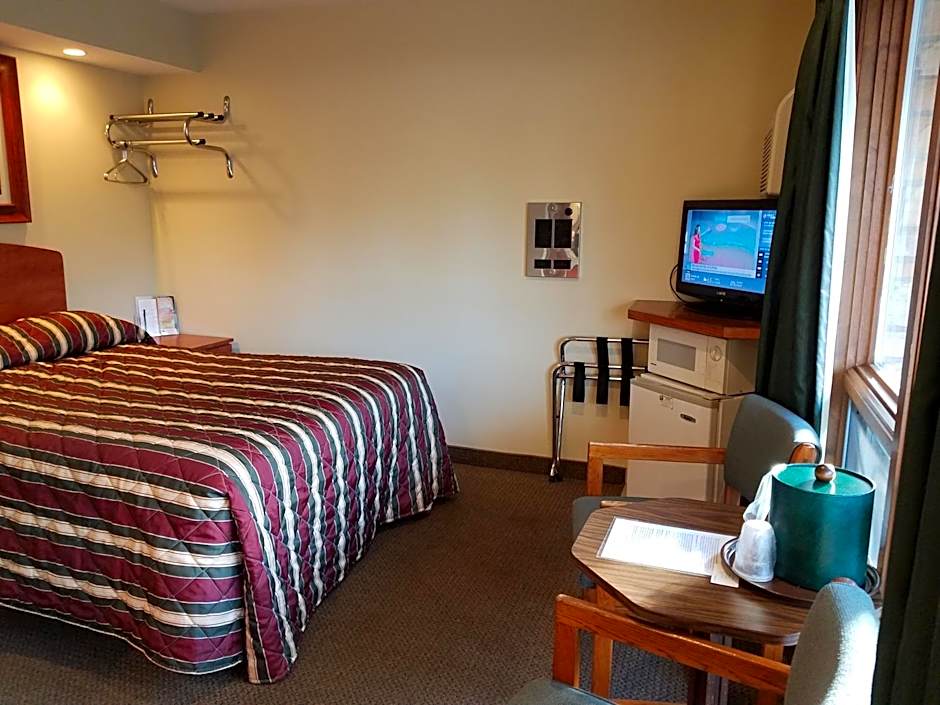 Black Hawk Motel & Suites