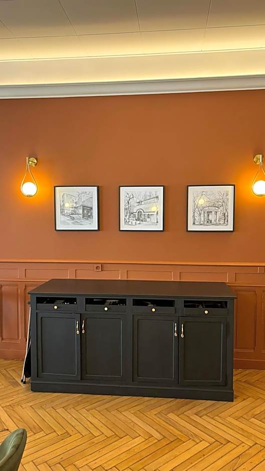 Logis Hôtel Restaurant Grand Hôtel de Lyon