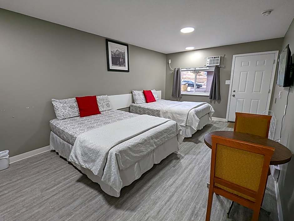 Riverside Motel & Suites