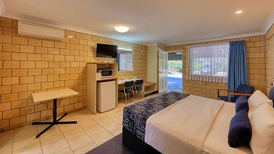 Jacaranda Country Motel