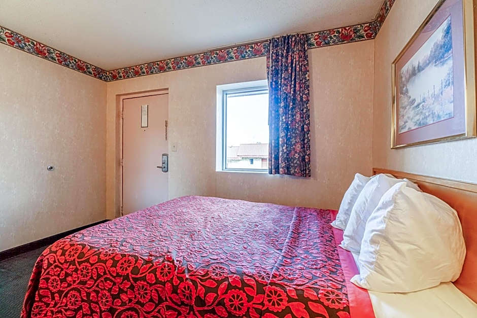 Ozark Junction mountain view by OYO