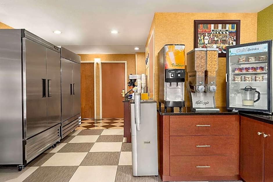 Days Inn by Wyndham Long Island City