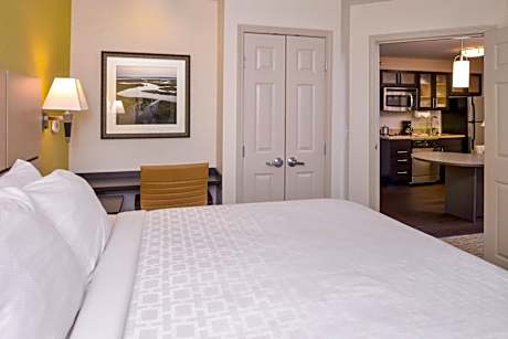 One-Bedroom King Suite