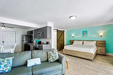 King Studio with Sofa Bed