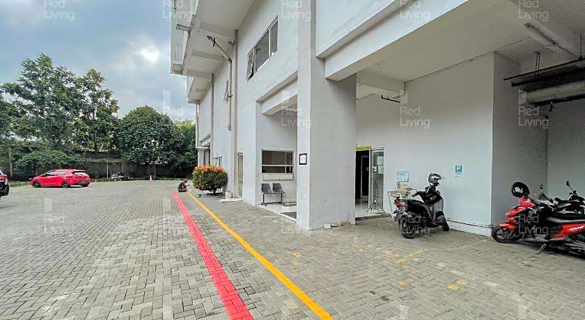 RedLiving Apartemen Easton Park Jatinangor - Rajes Room