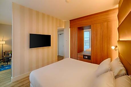 Junior Suite with Extra Bed (4 Adults)