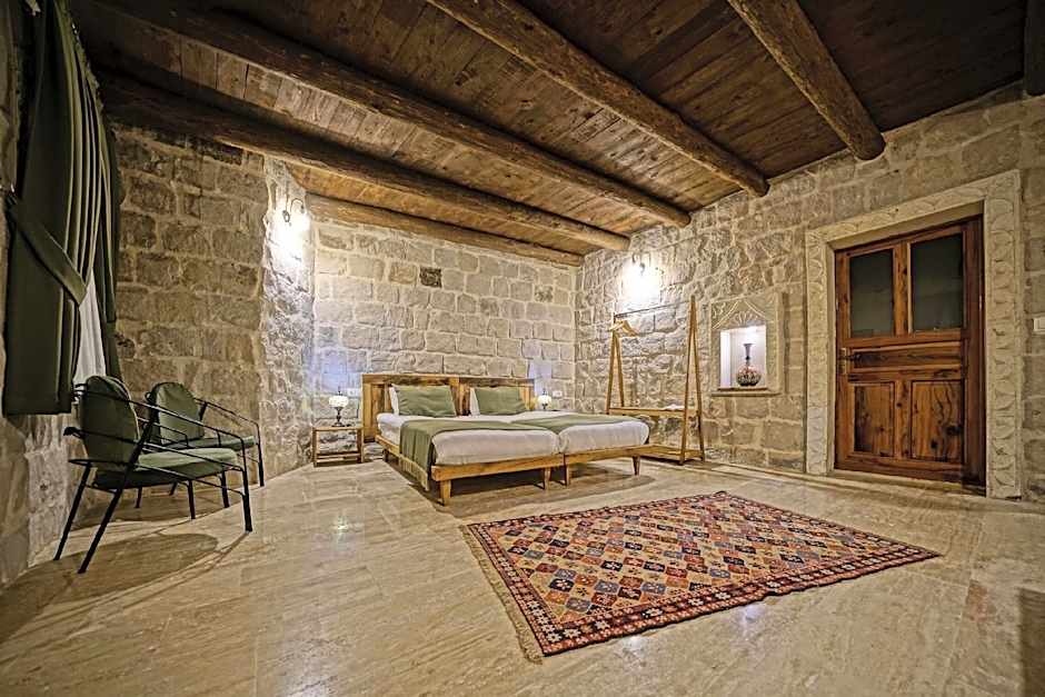 Vigneron Cave Hotel