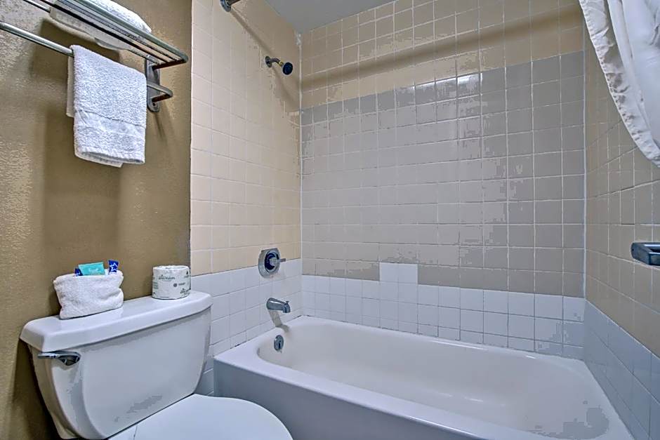 Americas Best Value Inn - Laredo