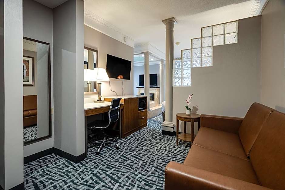 Monte Carlo Inn Toronto West Suites