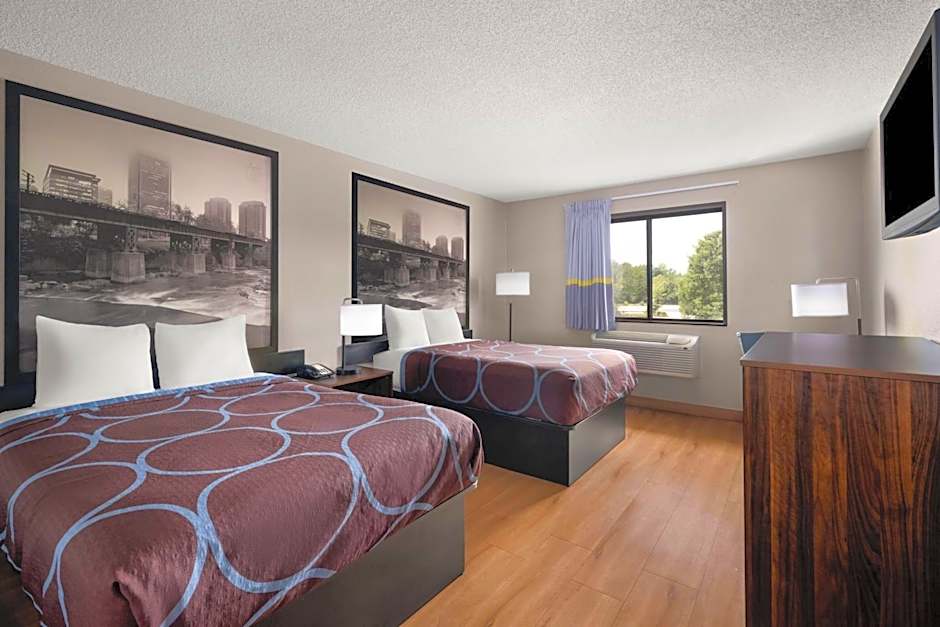 Super 8 by Wyndham Farmville