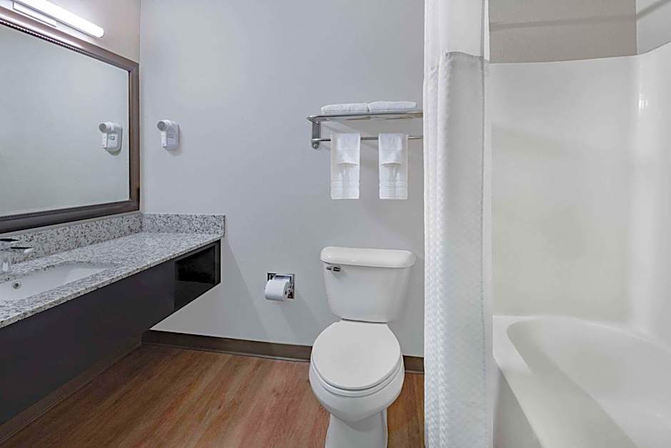 Days Inn by Wyndham Bernalillo