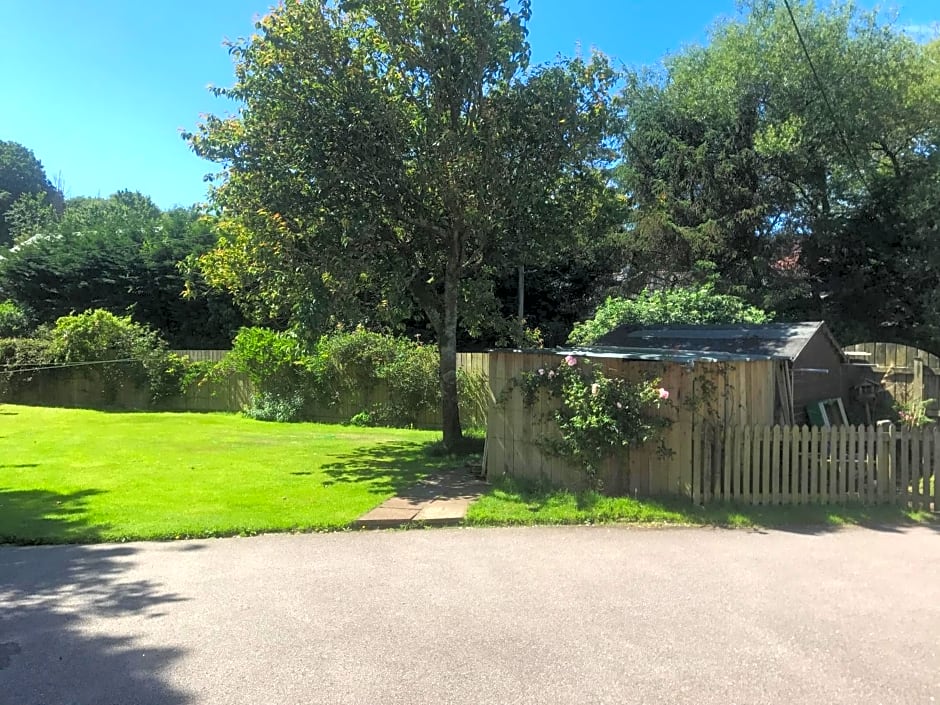 Lynwood House Bed and Breakfast