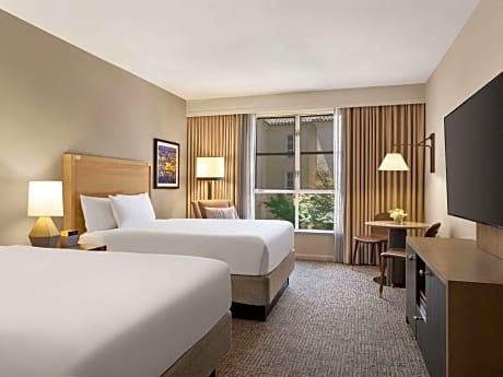 Queen Room with Two Queen Beds and Courtyard View