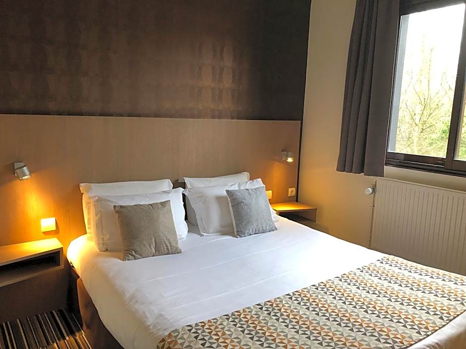Photo 1 of 3 of Double Room