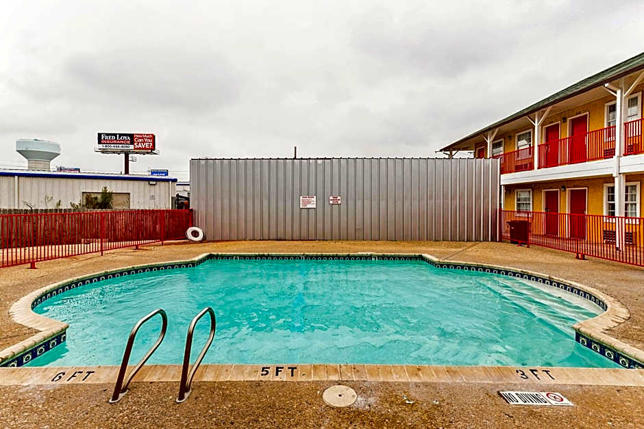 OYO Hotel San Antonio Lackland near Seaworld