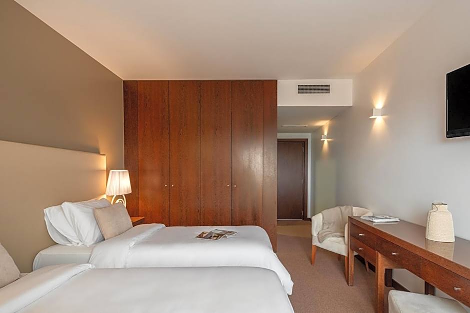 Photo 1 of 5 of 1 Double Bed or 2 Twin Beds