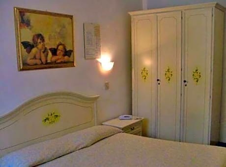 Double/Twin Room with Shared Bathroom