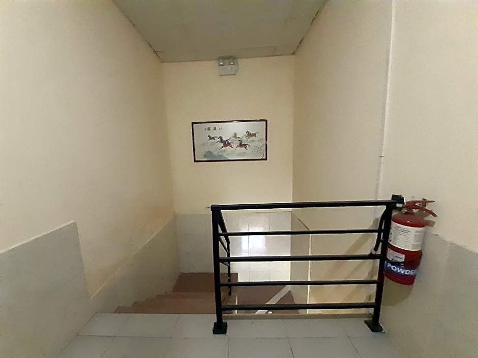 Capital O 93076 Batam Backpacker Guesthouse 2