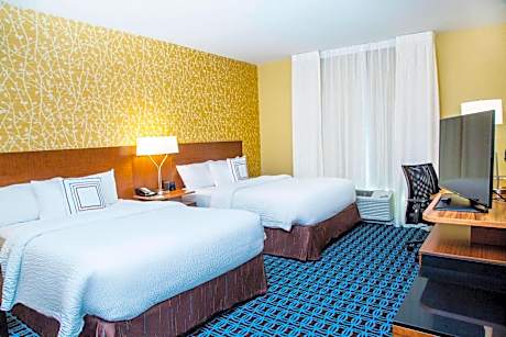 Queen Room with Two Queen Beds - Hearing Accessible