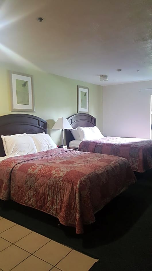 Oyster Bay Inn & Suites