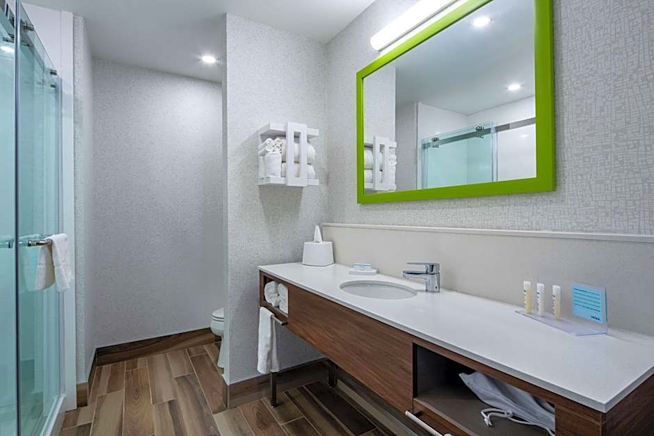 Hampton Inn By Hilton & Suites Edmonton St. Albert, AB