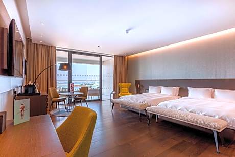 Family Room with Sea View