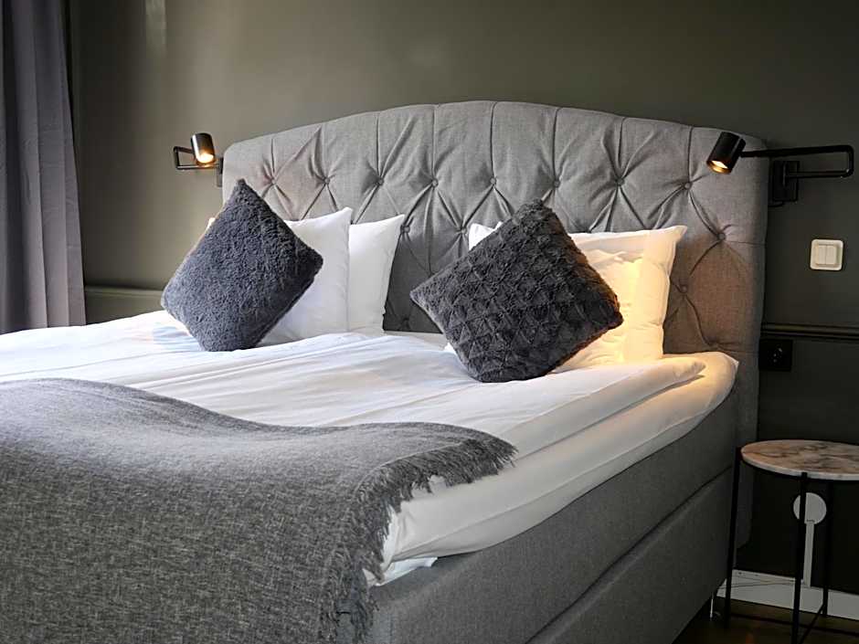 Photo 1 of 6 of Triple Room