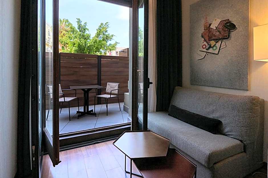 Catalonia Port Hotel