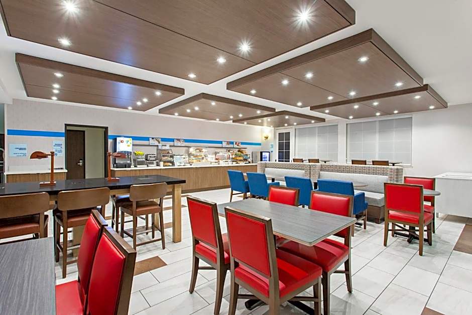 Holiday Inn Express Oakland Airport By IHG