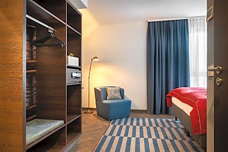 Standard Queen Room - Accessible