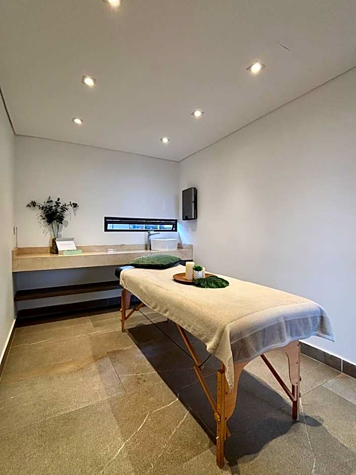 Cosmos 100 Hotel & Centro de Convenciones - Hoteles Cosmos