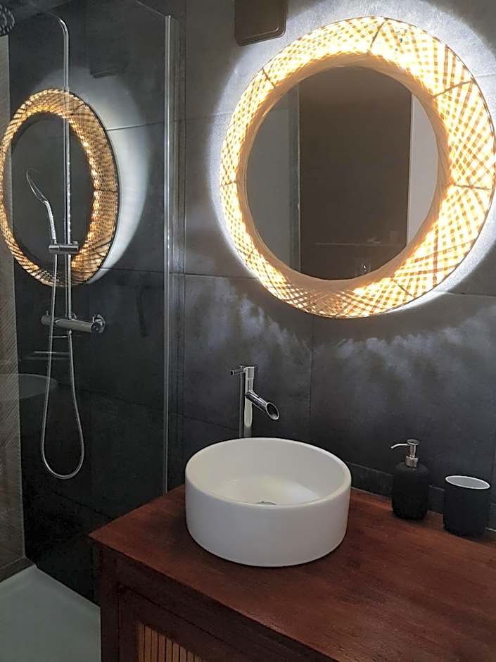 Gîtes Mas des rochers - Romance tropicale avec Spa